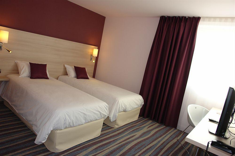 Brit Hotel Vendée Mer Les Achards  Buitenkant foto